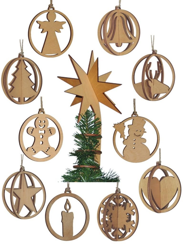 Set houten kerstballen met gegraveerde kerstfiguren voor stijlvolle kerstboomdecoratie